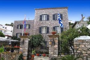 Mistral Hotel, Hydra