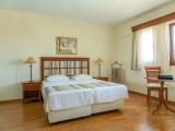 Duplex Maisonette with pool view