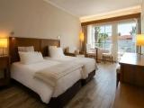 Double room with partial sea view