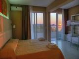 Standard Quadruple room with partial view
