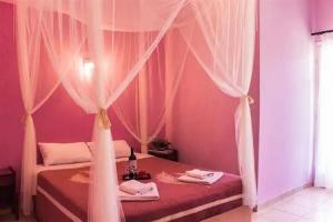 Bella Studios, Benitses
