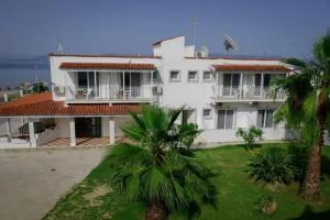 Rantos Apartments, Kavos