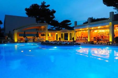 Akrotiri Beach Resort - 11