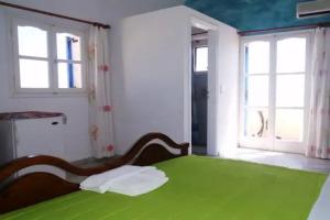 Anna Pension, Karterados