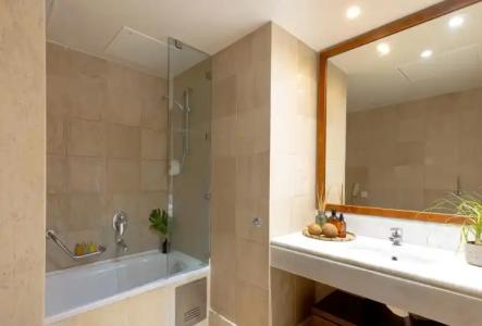 Giannoulis - Grand Bay Beach Resort (Exclusive Adults Only) - 8