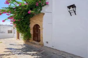 Erato Apartments, Lindos