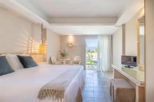 Drossia Palms Hotel and Nisos Beach Suites, Malia