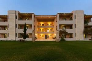 Golden Bay Hotel Apartments, Malia