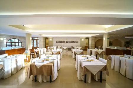 Macaris Suites & Spa - 37