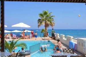 Seafront Beach hotel Apartments, Adelianos Kampos