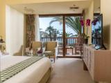 Family room with balcony and Garden View