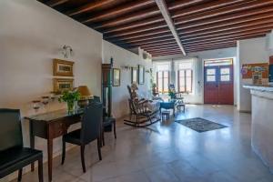 Paradision Hotel, Tourlos