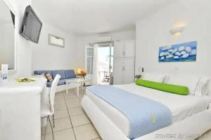 Yades Suites & Spa - Adults only, Naousa