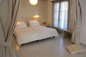 Cosme, a Luxury Collection Resort, Paros, Naousa