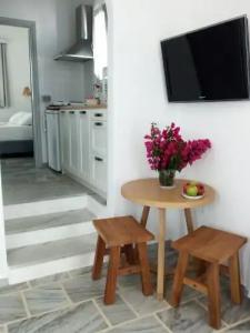 Despina's Mare - 100