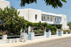 Stratos Apartments & Studios, Parikia