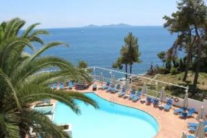 Paradise Hotel, Alonnisos town