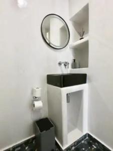 Anny Studios Perissa Beach - 35