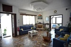 Holiday Beach Resort, Perivolos