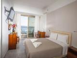 Triple room with sea view