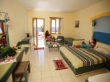 Standard Triple room with sea view