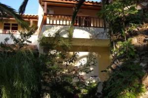 Maravel Star Art Hotel, Adelianos Kampos