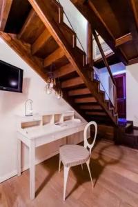 Avalon Boutique Suites - 61