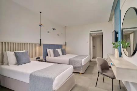 Blue Sea Beach Resort - 28