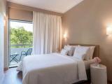 Superior Family Apartment with inland view