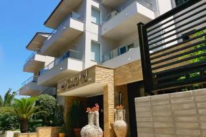 Caravel Hotel Apartments, Ixia