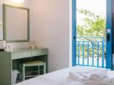 2 Bedrooms Standard Family room with balcony