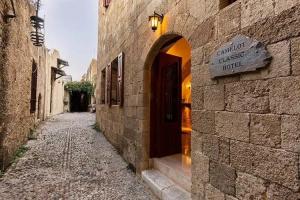 Camelot Traditional & Classic Hotel, Rhodes Town