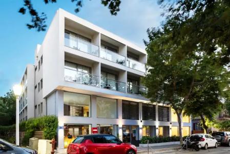 Oktober Downtown Boutique - 0