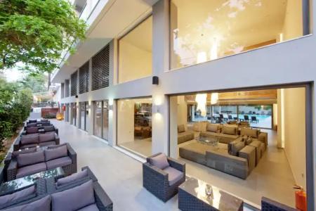 Oktober Downtown Boutique - 19