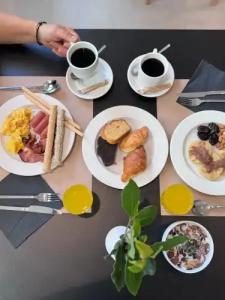 Angela Downtown - 13