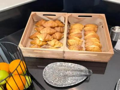 Angela Downtown - 11