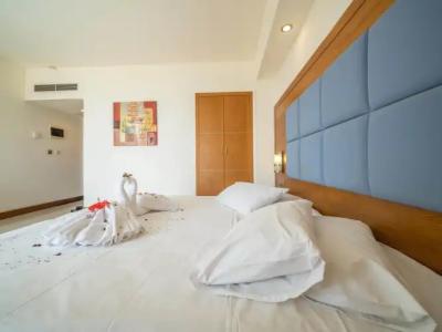 Sunshine Rhodes - 46