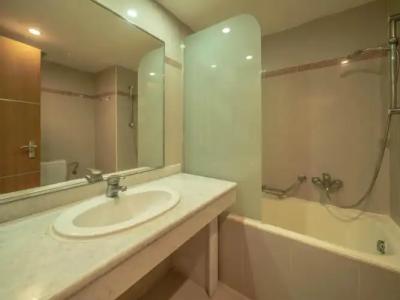 Sunshine Rhodes - 44