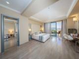 Superior Double Suite with partial sea view