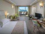 Executive Family Club Suite with sea view