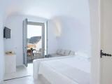 Superior With Private Pool Triple room