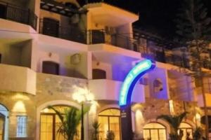 Nefeli Hotel, Karlovasi