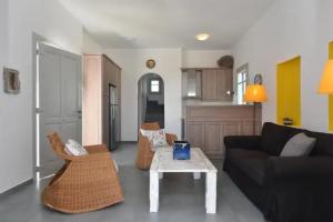 Aspro Villas, Piso Livadi