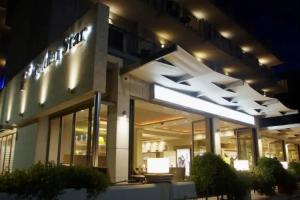 Golden Star City Resort, Perea