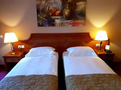 Royal Thessaloniki - 3