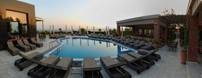 Royal Thessaloniki - 17