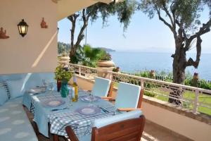 Villa Romantica, Perama