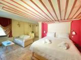 Suite with mountain view