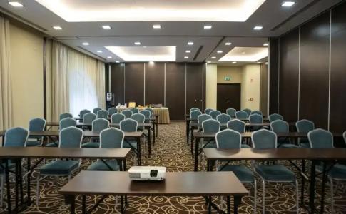Budapest Airport Stacio Superior Wellness & Konferencia - 18