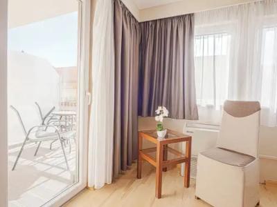 Holiday Beach Budapest Wellness with Sauna Park - 62